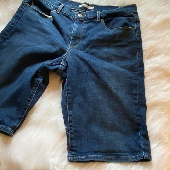 Levi’s Strauss‎ Shorts Women’s Size 32 Bermuda Jeans - Picture 4 of 16
